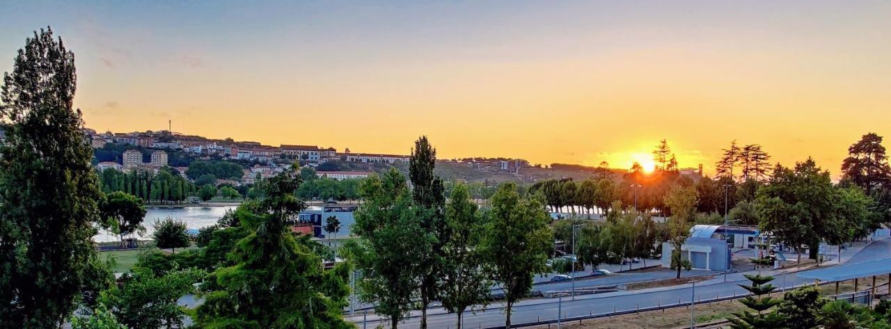 Stylish And Elegant Studio - Best View And Location In Coimbra Downton Esterno foto